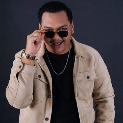 Tempat Pemilihan Selebritis Terkeren